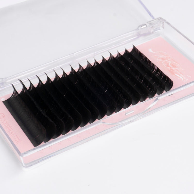 That's First Love Volume Lashes Mixed Lengths