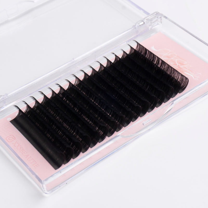 That's First Love Classic Flat Lashes Mixed Lengths